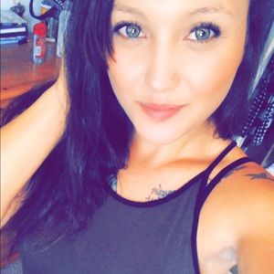 Meet your Posher, Crystal